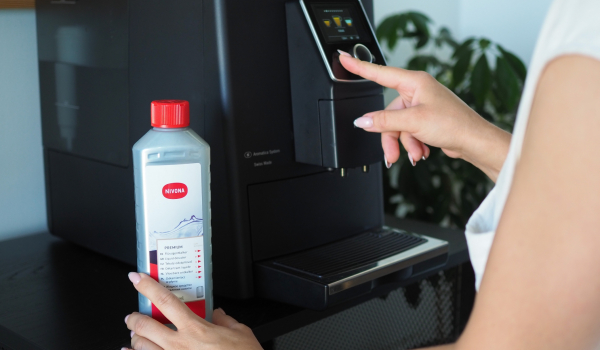 Odkamienianie ekspresu do kawy Nivona